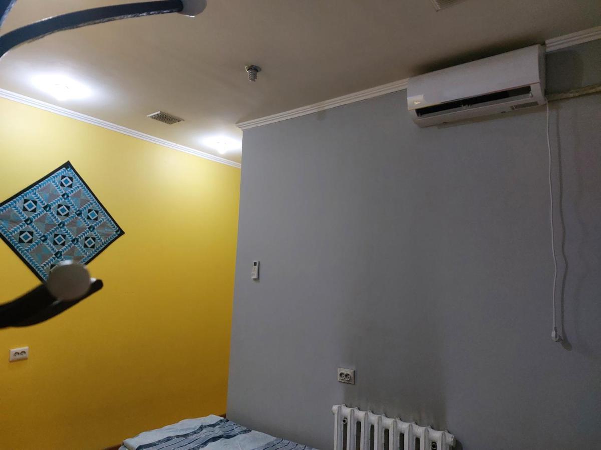 Konok Center Osh Hotel Eksteriør billede