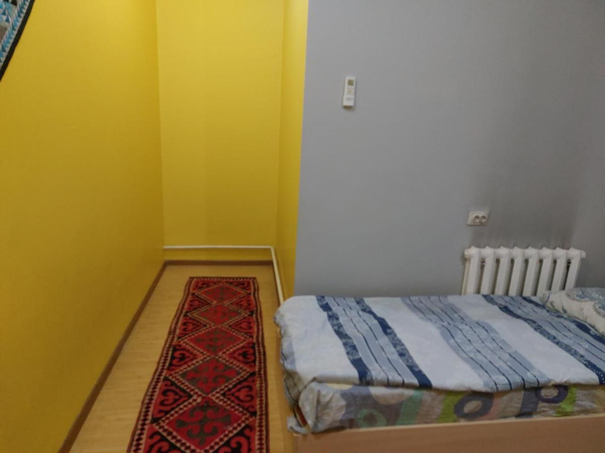 Konok Center Osh Hotel Eksteriør billede