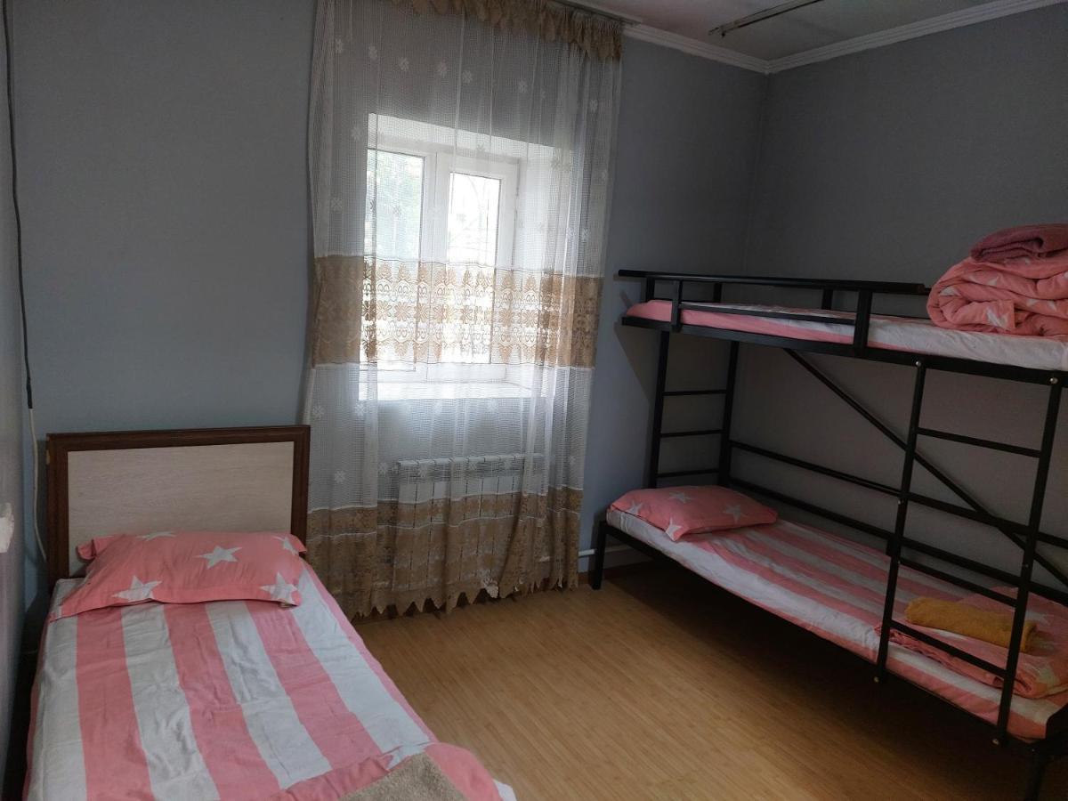 Konok Center Osh Hotel Eksteriør billede